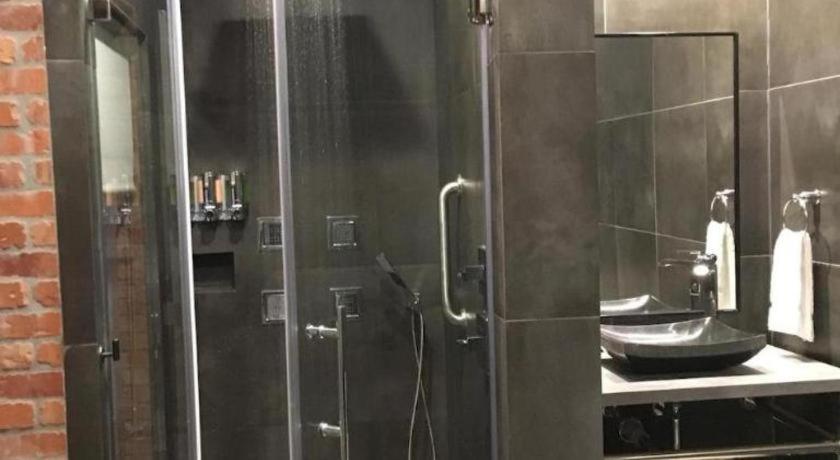 Hotel Bella Jersey Village Екстер'єр фото