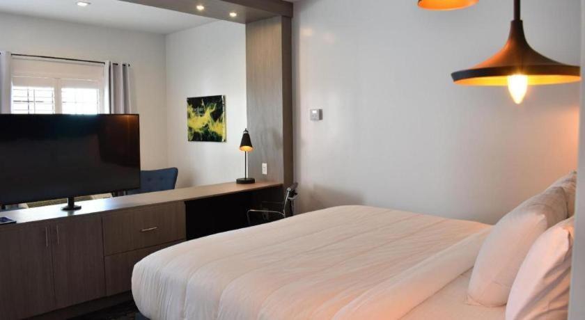 Hotel Bella Jersey Village Екстер'єр фото
