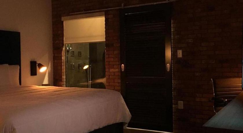 Hotel Bella Jersey Village Екстер'єр фото