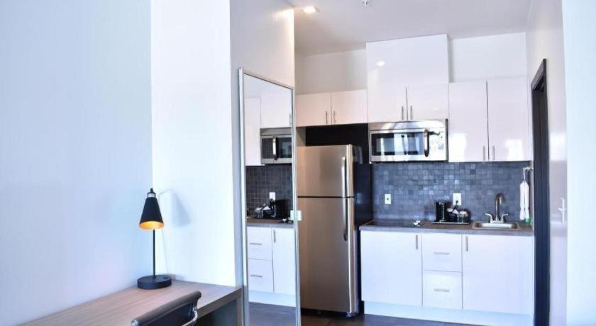 Hotel Bella Jersey Village Екстер'єр фото