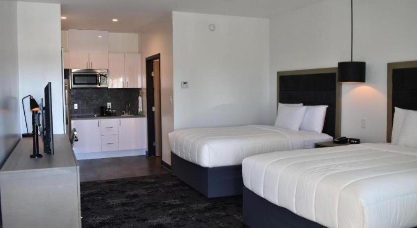 Hotel Bella Jersey Village Екстер'єр фото