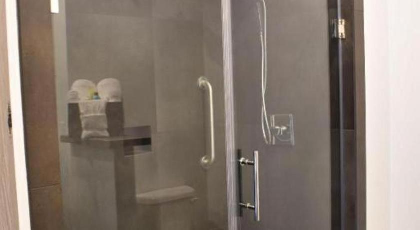 Hotel Bella Jersey Village Екстер'єр фото