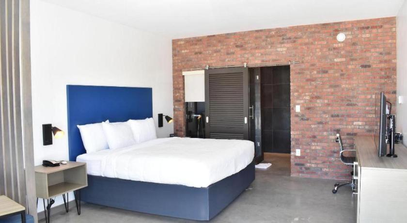 Hotel Bella Jersey Village Екстер'єр фото