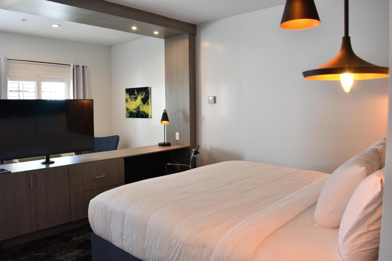 Hotel Bella Jersey Village Екстер'єр фото