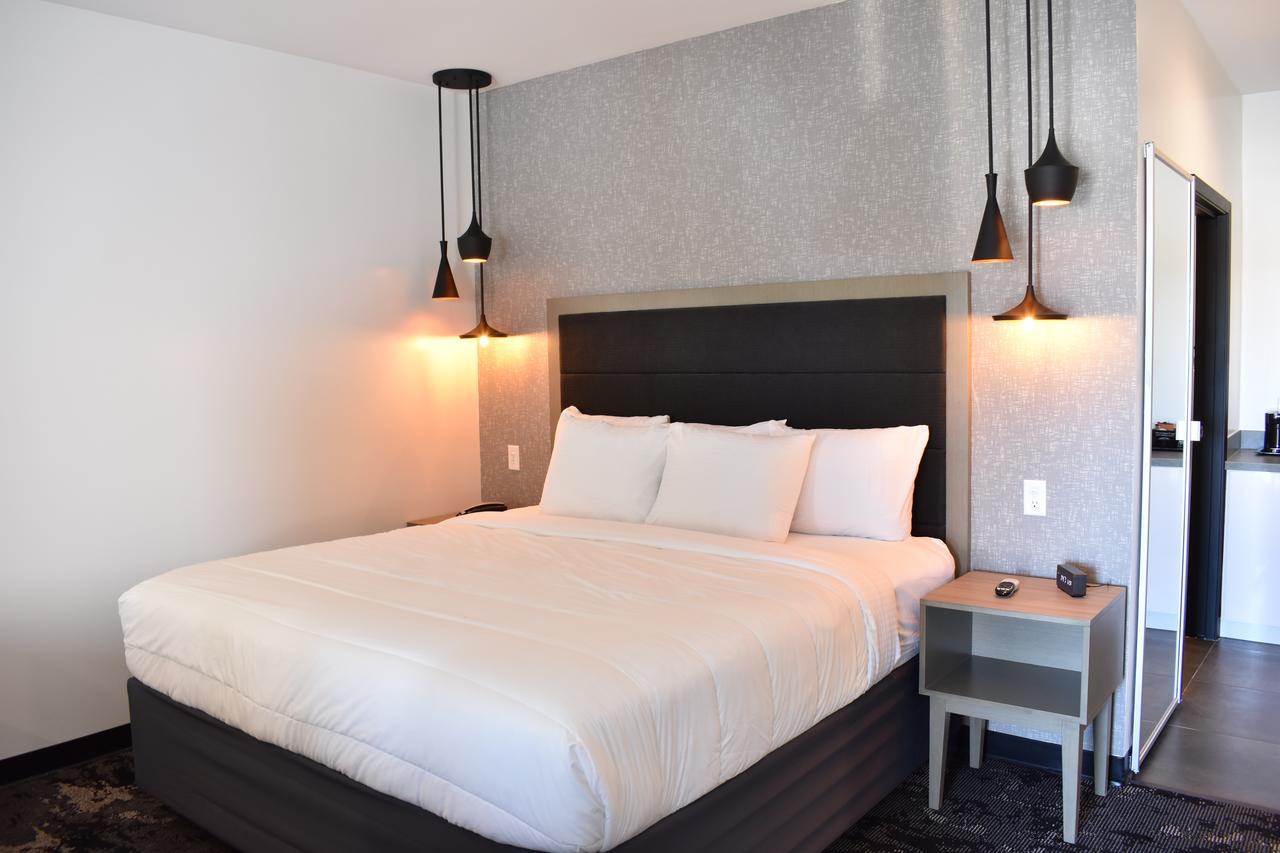 Hotel Bella Jersey Village Екстер'єр фото